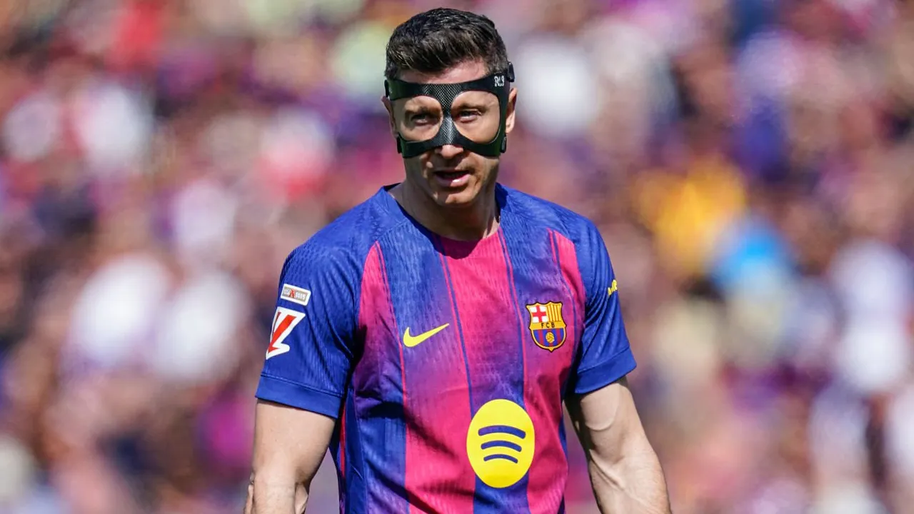 Douglas Costa Dukung Juventus Gaet Robert Lewandowski