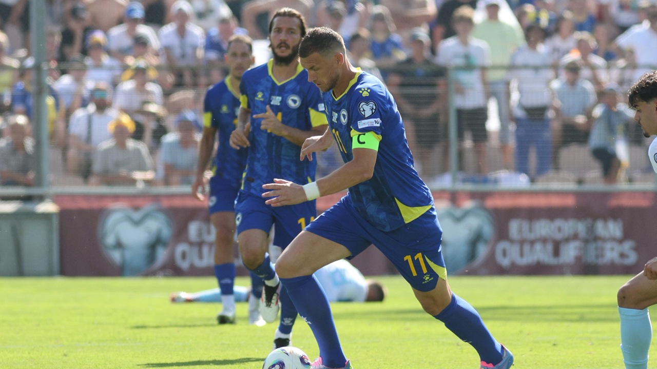 Edin Dzeko Yakin Timnas Italia Tak Remehkan Bosnia