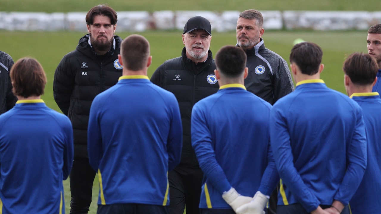 Hadapi Timnas Italia, Bosnia dan Herzegovina Evaluasi Kesalahan Lawan Wales