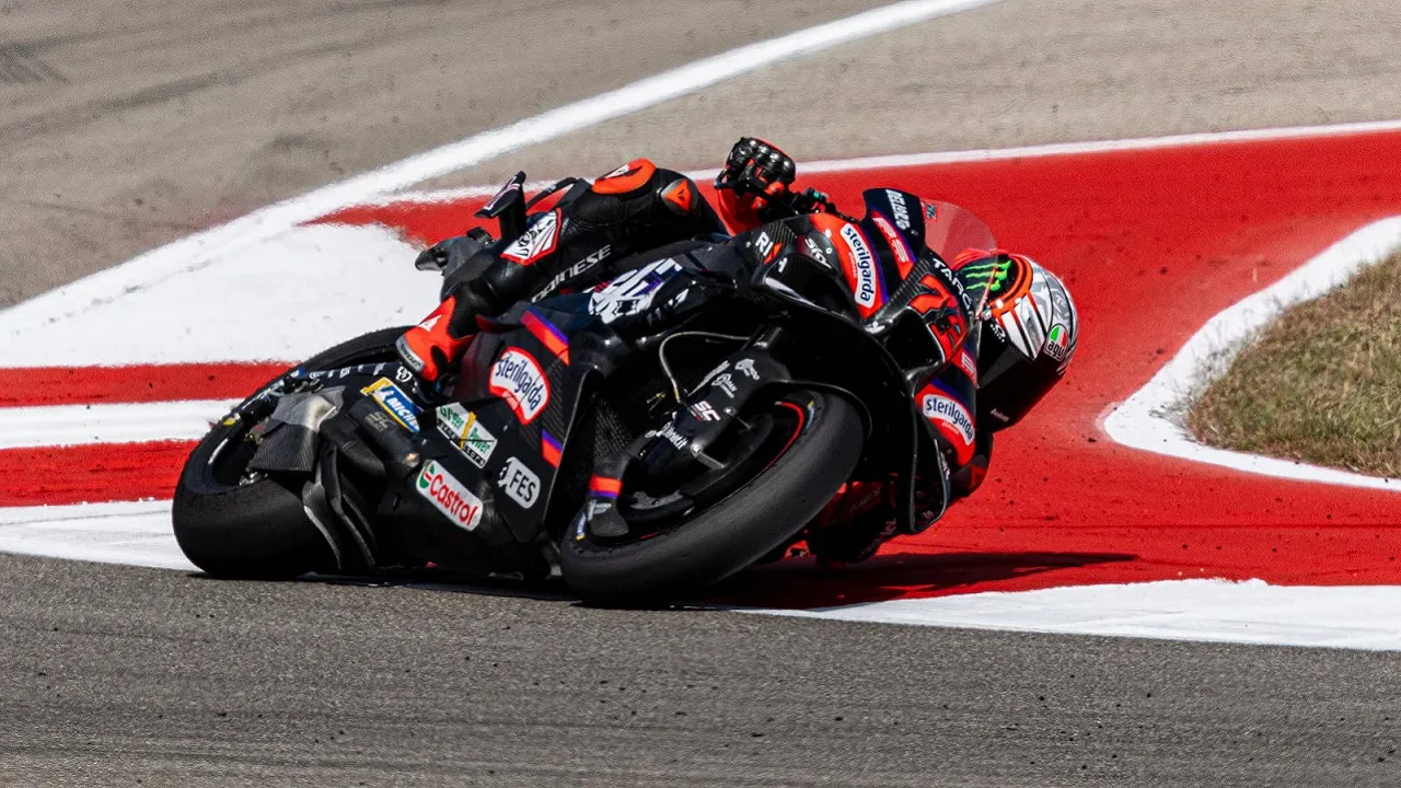 Marco Bezzecchi tampil gahar saat menangi MotoGP AS.