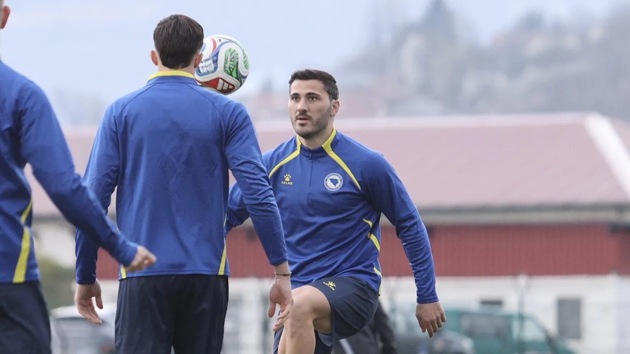 Sead Kolasinac Dilaporkan Pulih, Siap Bela Bosnia Lawan Timnas Italia