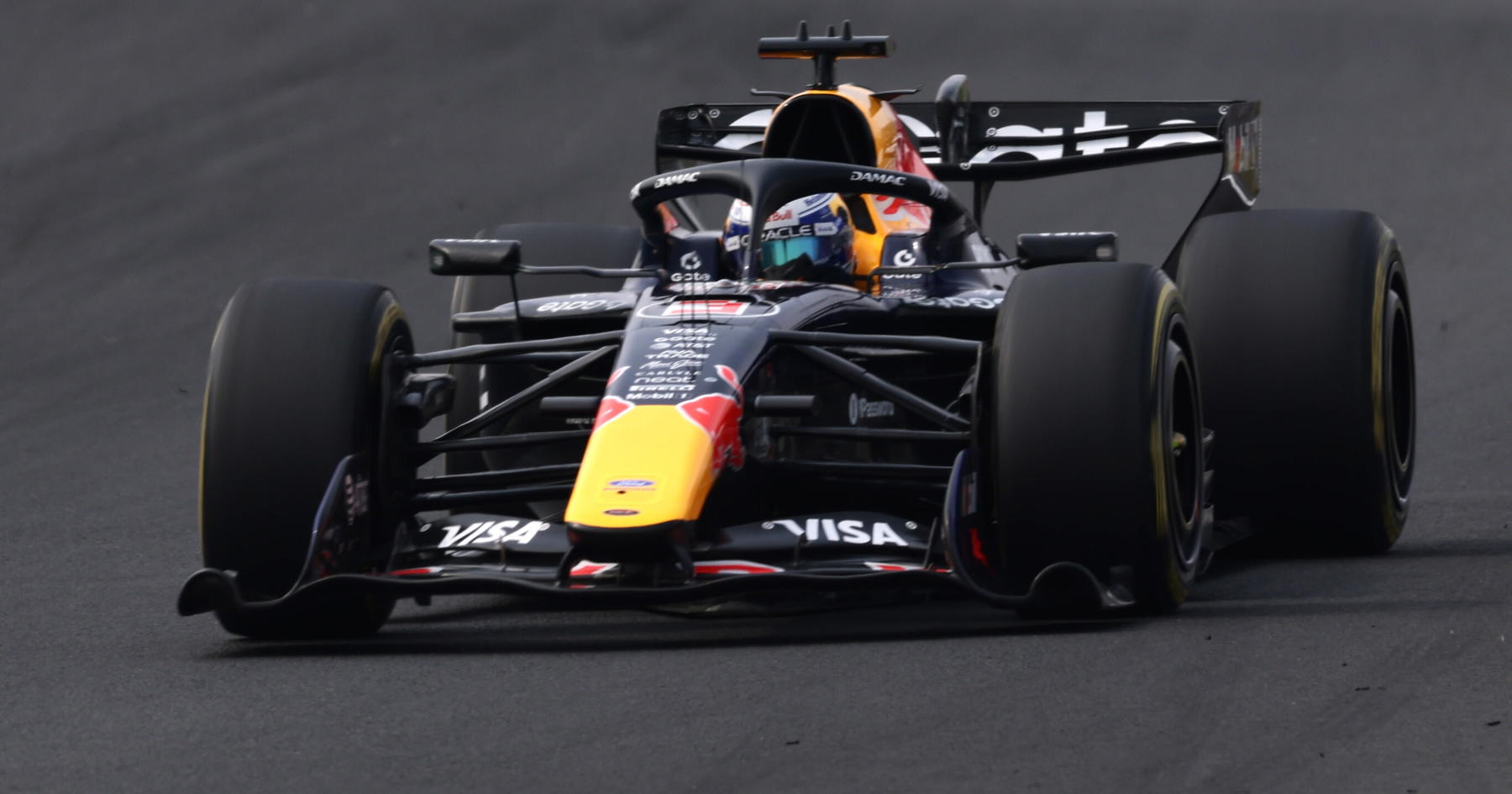 Verstappen Melambaikan Tangan ke Gasly Usai Disalip di Jepang