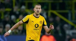 Atletico Madrid dan Man United Bersaing Untuk Amankan Bek Tengah Dortmund