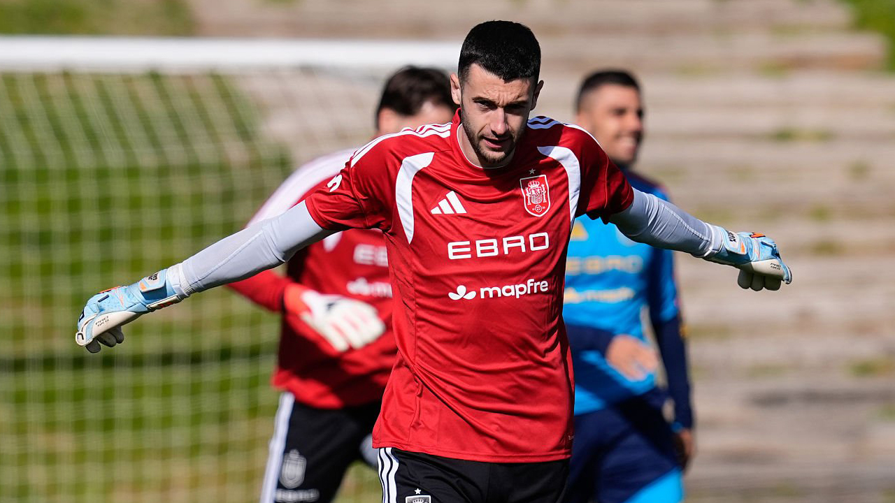 De la Fuente Bahas Peluang Joan Garcia Debut Saat Spanyol Hadapi Mesir