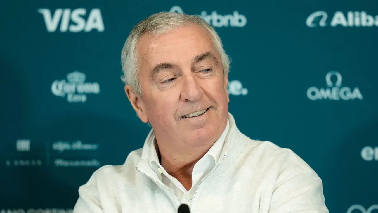 Luc Tardif, yang menjabat sejak 2021 menggantikan Rene Fasel, dijadwalkan mengakhiri masa tugasnya pada Oktober mendatang. (Foto: AP)