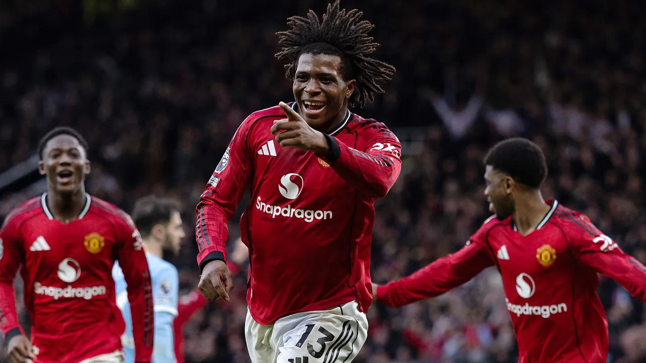 Patrice Evra Nilai Patrick Dorgu Lebih Efektif Berperan Sebagai Winger Kiri