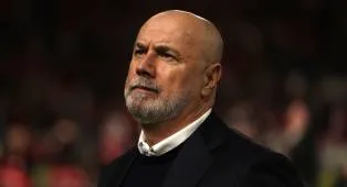 Pelatih Bosnia Barbarez Siap Terapkan Strategi Bertahan Hadapi Italia