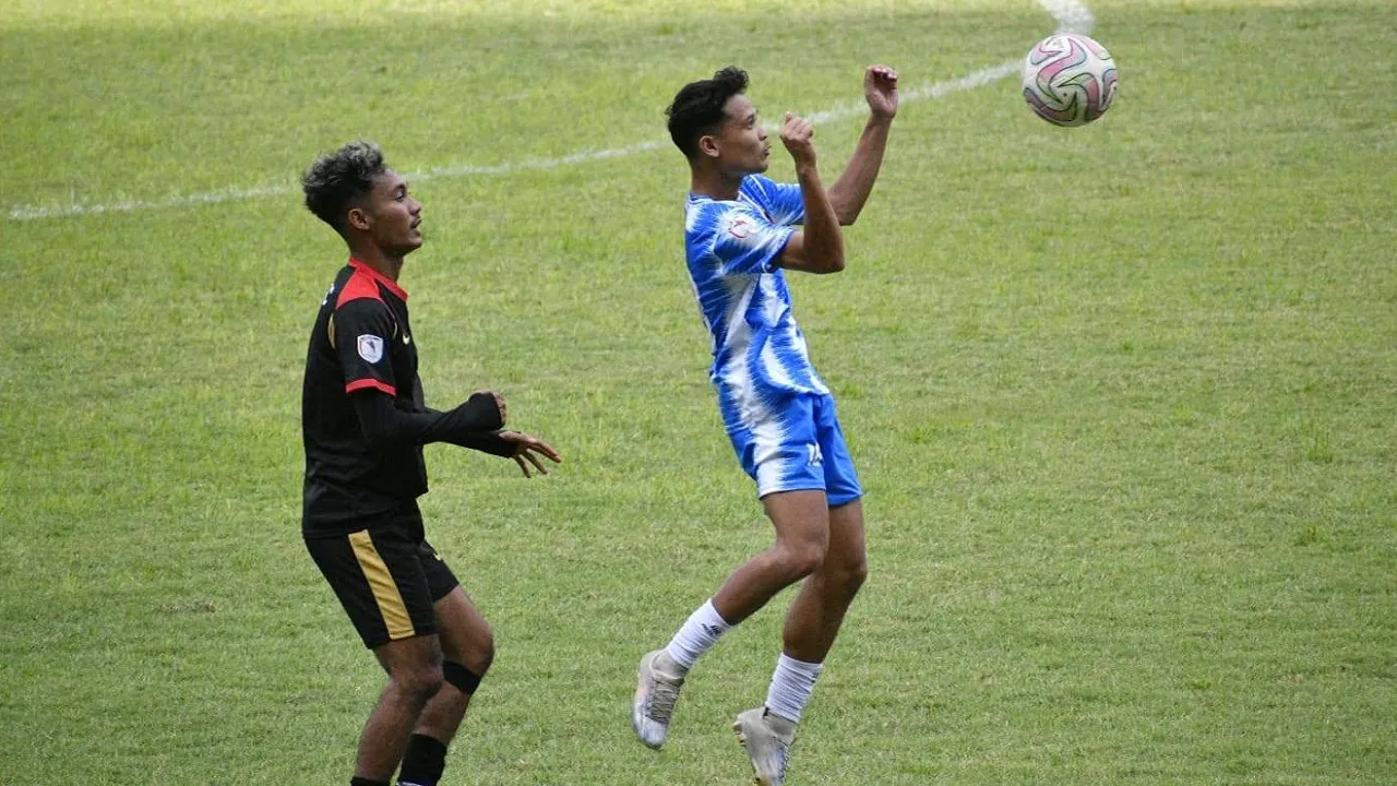 Pertandingan leg kedua semifinal PSP Padang kontra Kompak FC Kampung Pisang