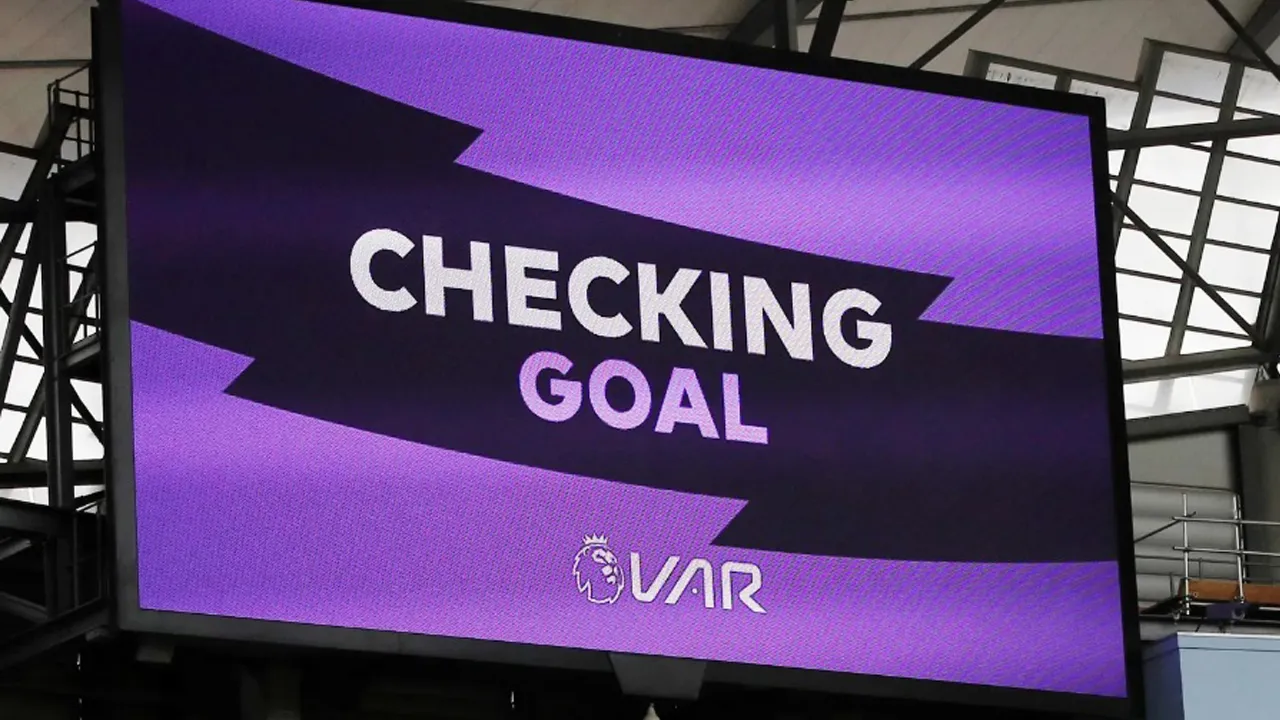 Penggunaan VAR di Premier League.