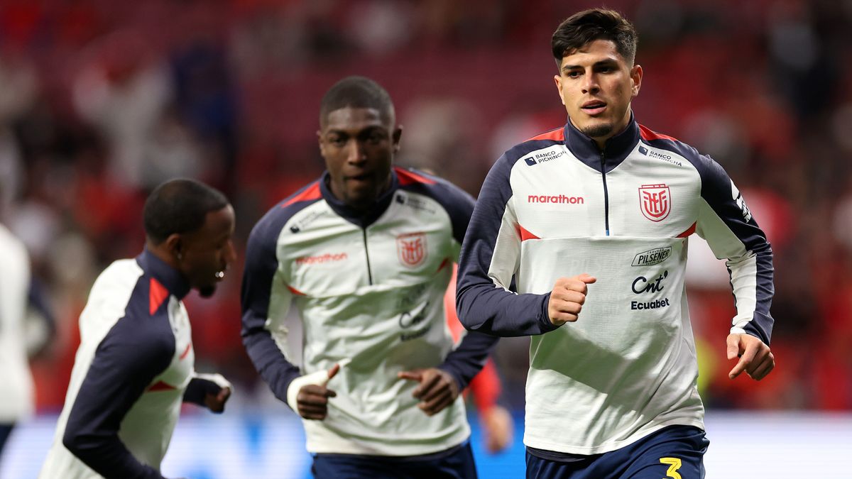 Arsenal Periksa Cedera Bek Hincapie Usai Tugas Internasional