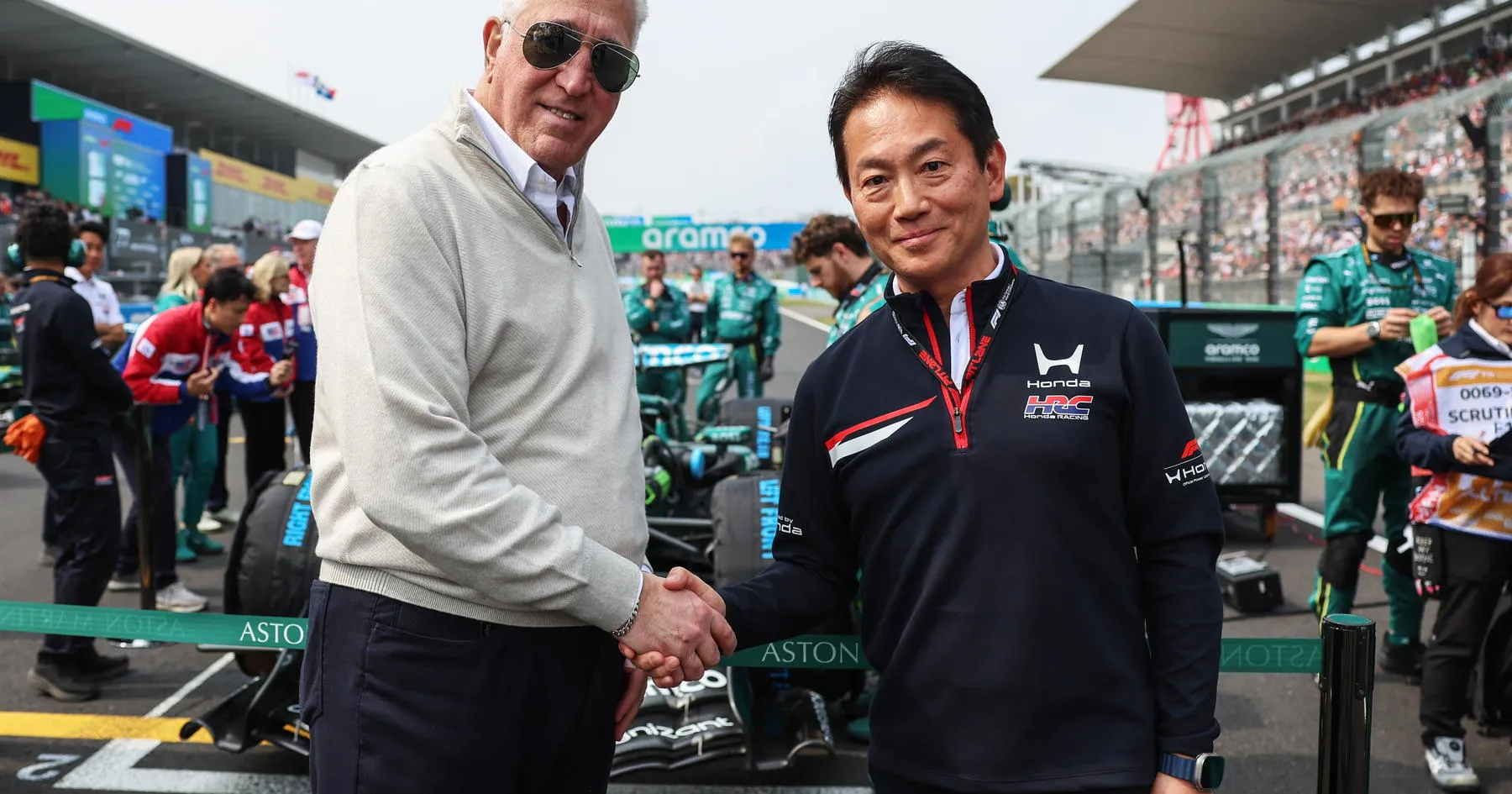 Aston Martin Bantah Jabat Tangan Damai dengan Honda - sumber: (racingnews365)