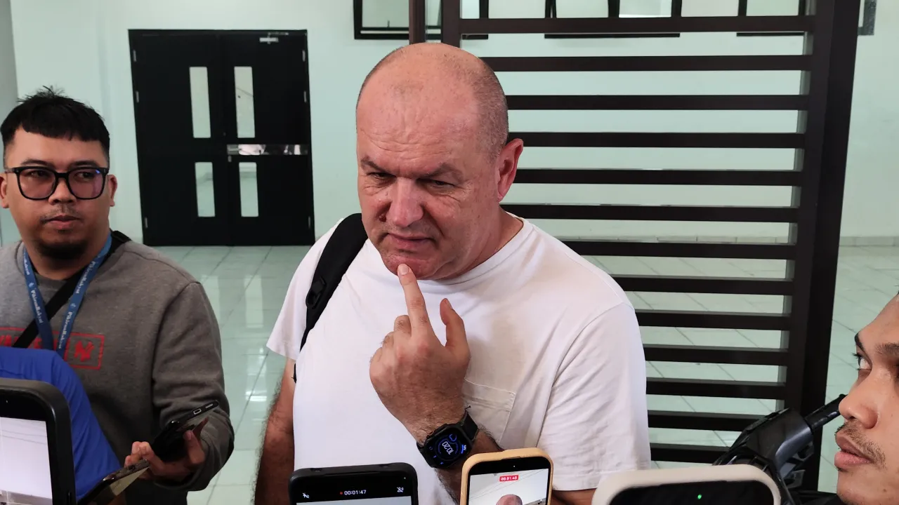 Bojan Tak Cemas Dua Pemain Bertahan Andalan Kena Sanksi