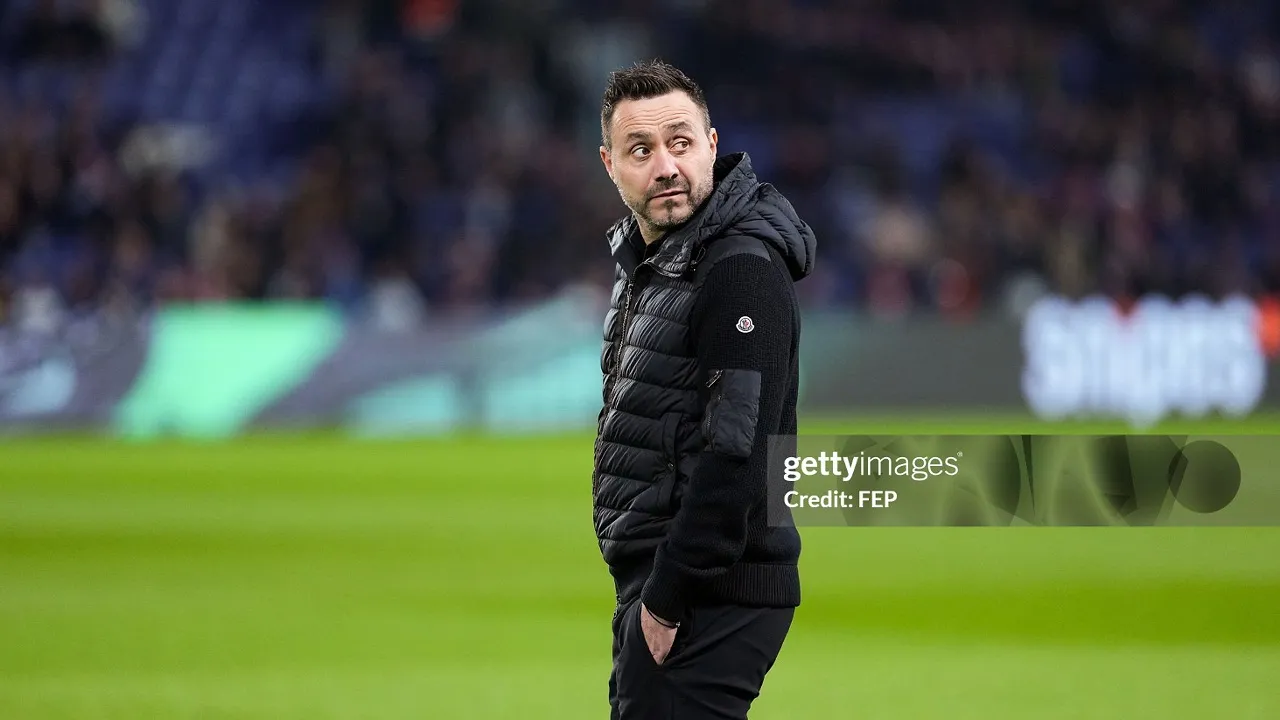 Chris Waddle Sebut Tottenham di Ambang Degradasi