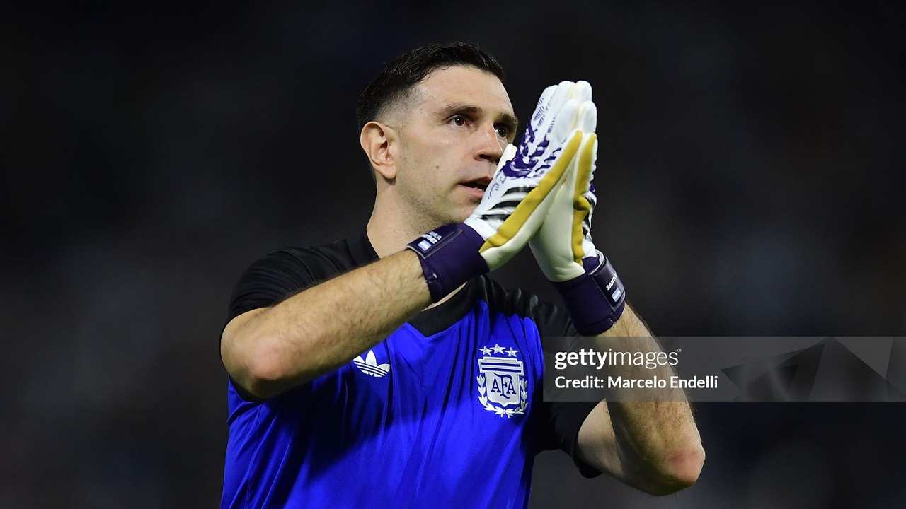 Emiliano Martinez Dikritik di Argentina Usai Komentar Pedas