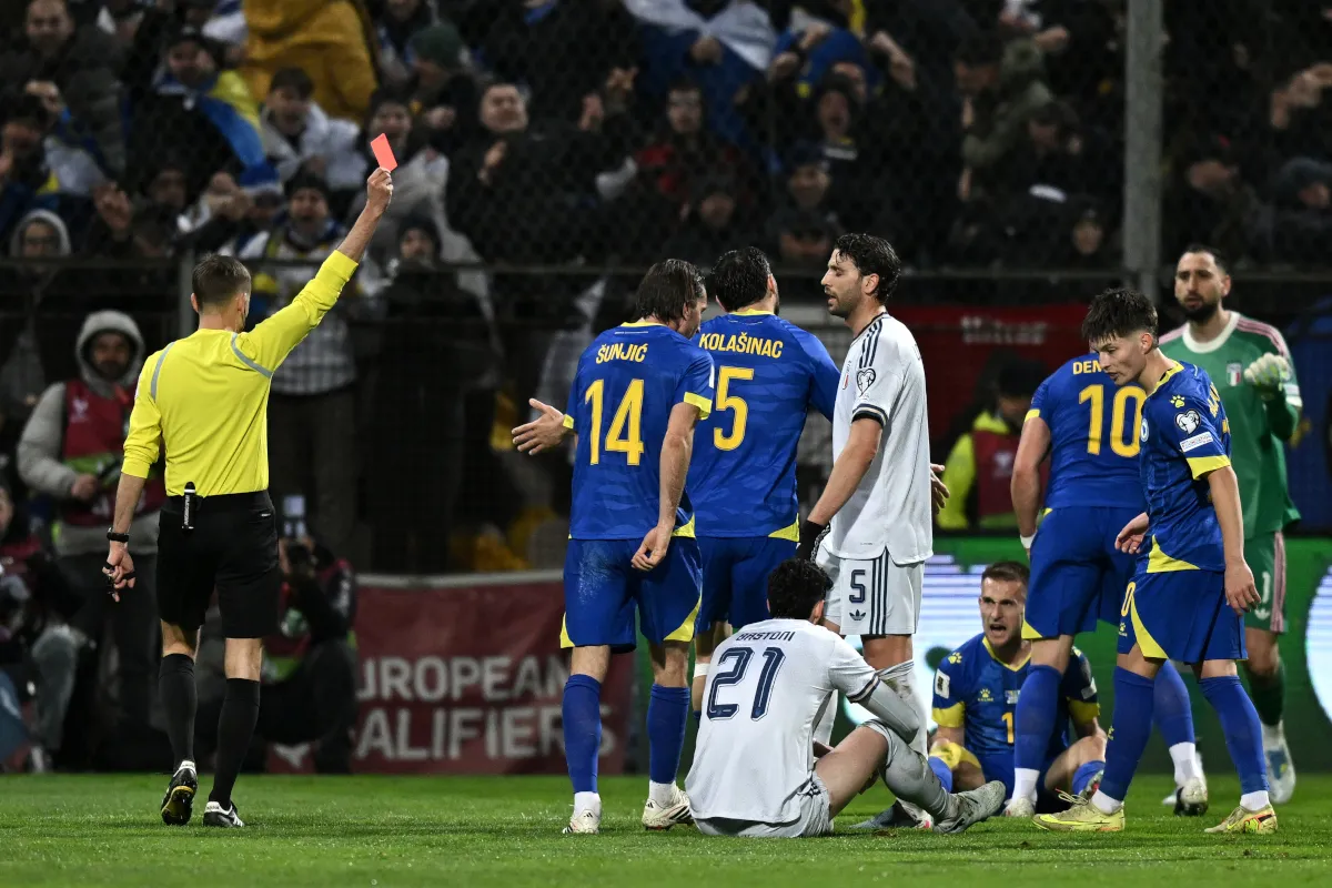 Keputusan Kontroversial Wasit Warnai Laga Italia Kontra Bosnia - sumber: (footballitalia)