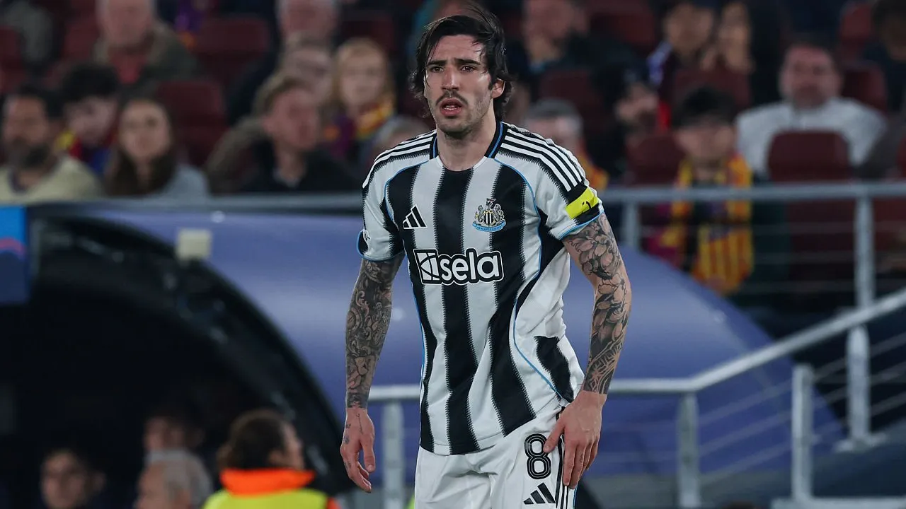 Manchester United Pimpin Perburuan Sandro Tonali di Musim Panas