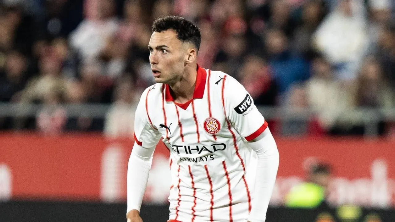 Defender incaran Lazio