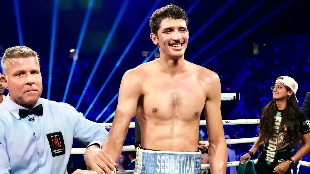 Sebastian Fundora menilai pertarungan melawan Charlo sebagai langkah logis dalam kariernya. (Foto: Fight TV)