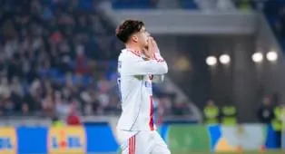 Afonso Moreira Dibuat Haru Oleh Fans Saat Kembali dari Cedera