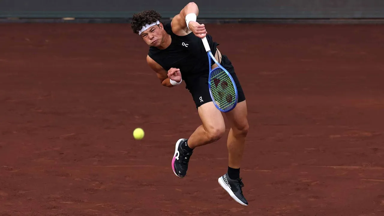 Ben Shelton Bertahan Dari Gempuran Zhang Zhizhen Di Houston