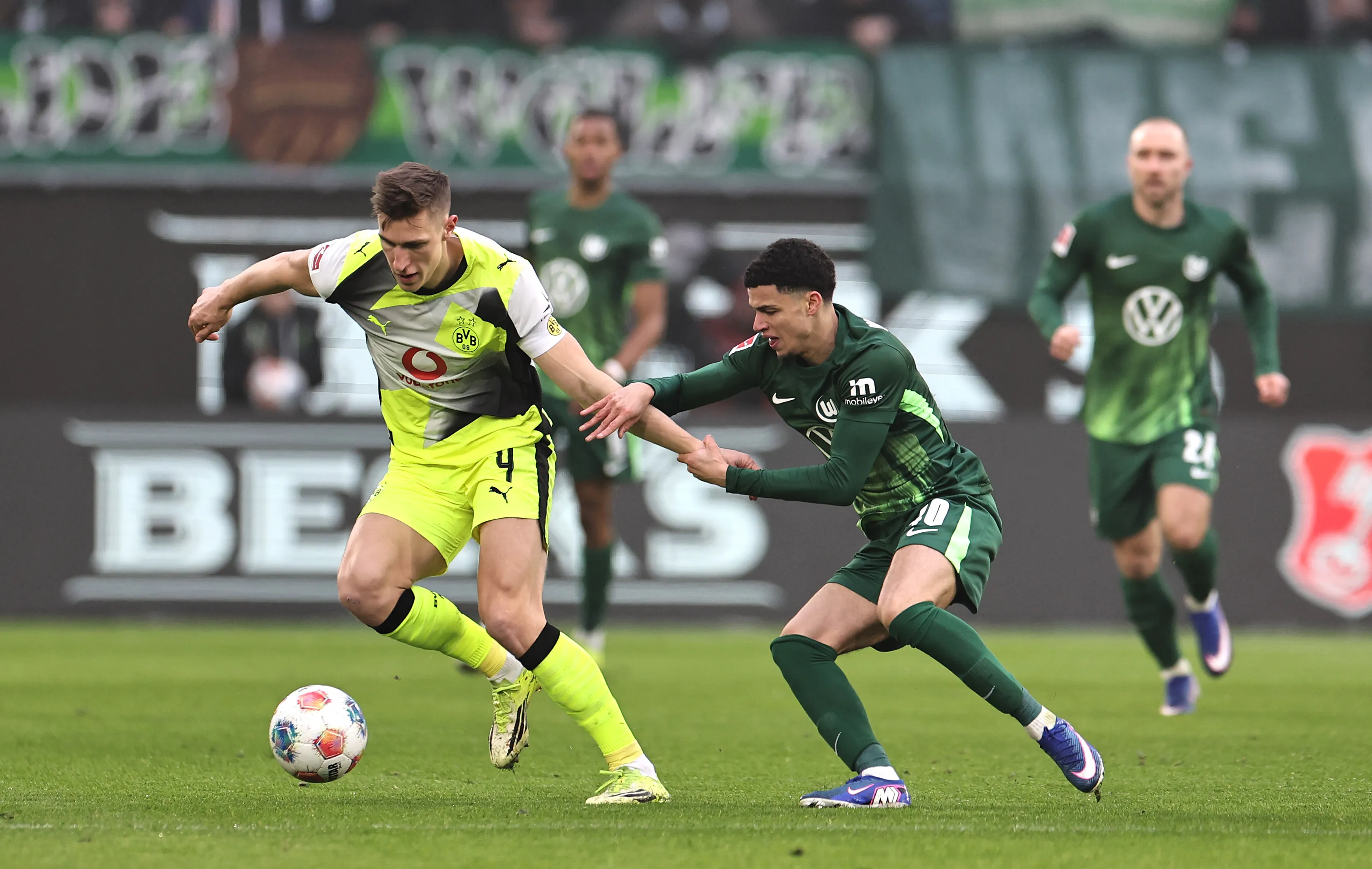 Schlotterbeck Diminati Liverpool dan United - sumber: (footballespana)