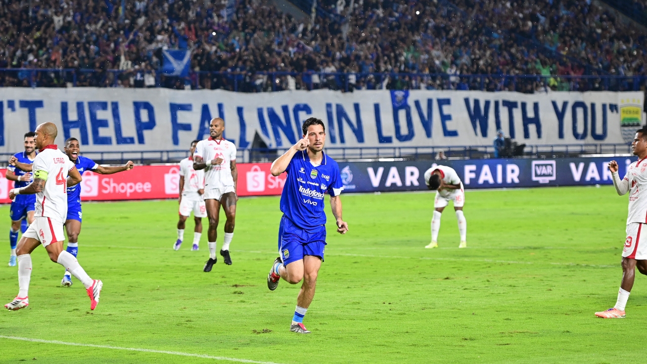 Thom Haye Tidak Takut Tekanan, Pede Juara di Musim Debut