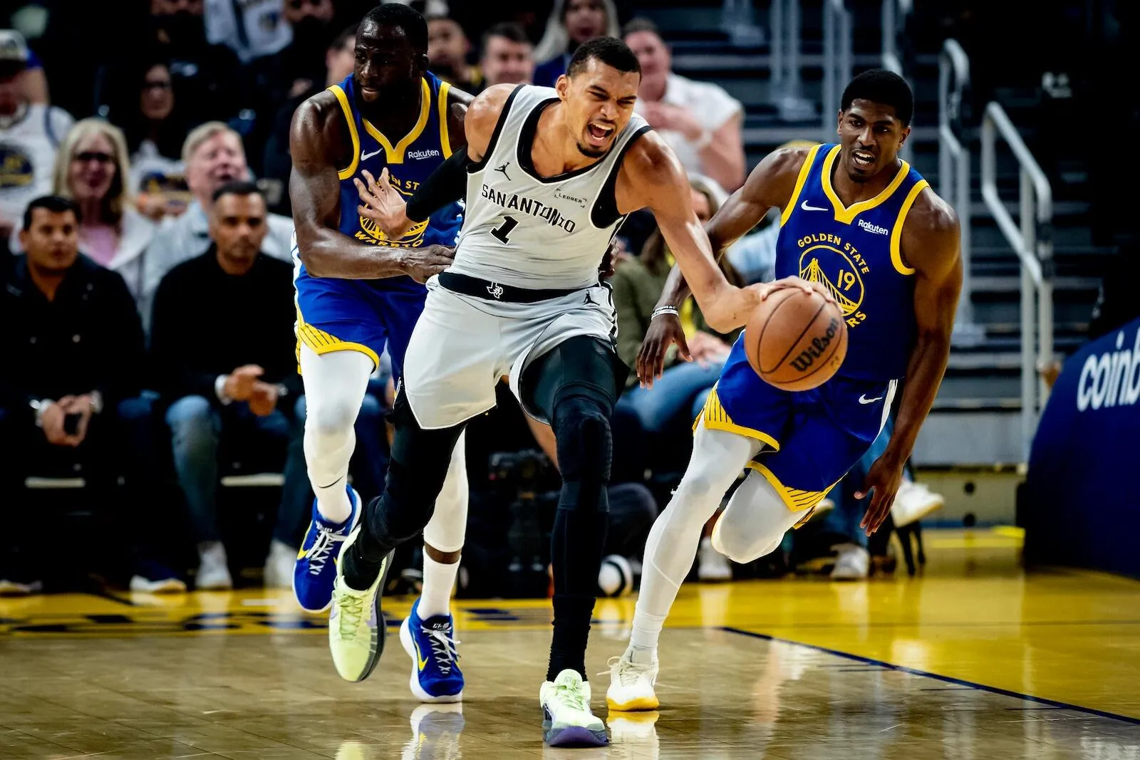 Wembanyama Pimpin Spurs Kalahkan Warriors, Siap Playoff - sumber: (mainbasket)