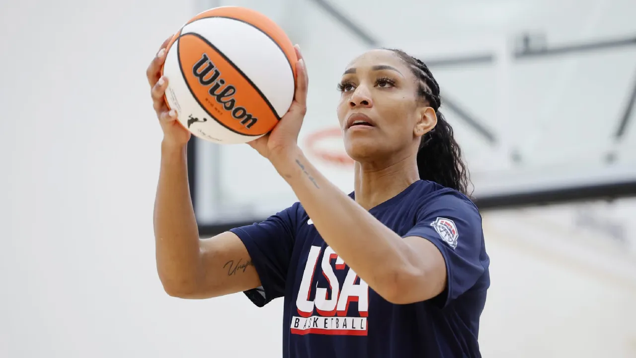 A’ja Wilson akan didampingi oleh rekan setimnya di Olimpiade, Sabrina Ionescu, yang juga kembali memperkuat skuad. (Foto: AP)