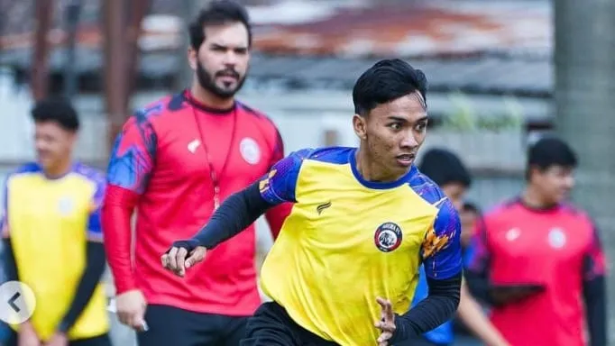 Arema FC Hadapi Krisis Pemain, Pelatih Marcos Santos Tetap Yakin Akan Menang - sumber: (ileagueid)