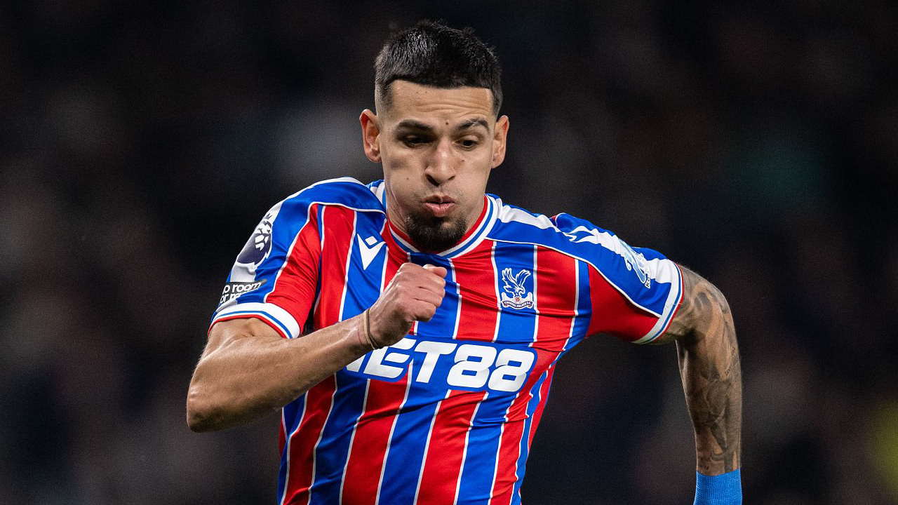 Daniel Munoz Blak-blakan Soal Penurunan Crystal Palace Musim ini