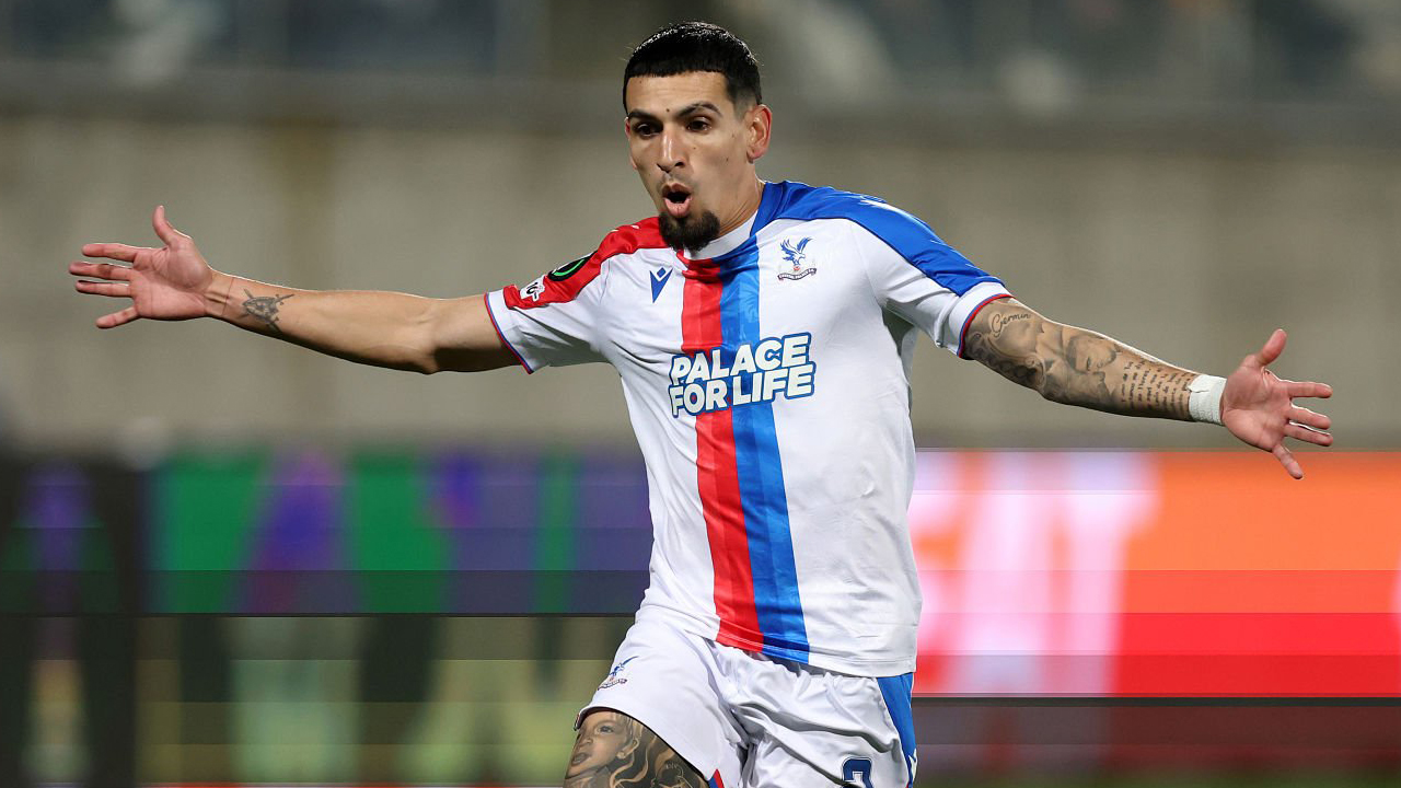Daniel Munoz Optimis Crystal Palace Bisa Sukses di Conference League