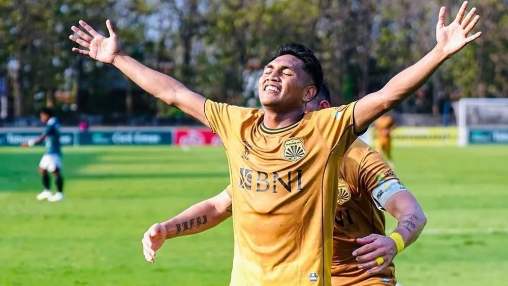 Frengky Missa Tantang Mantan Klub dan Sahabat Doni Tri Pamungkas dalam Laga Seru - sumber: (ileagueid)