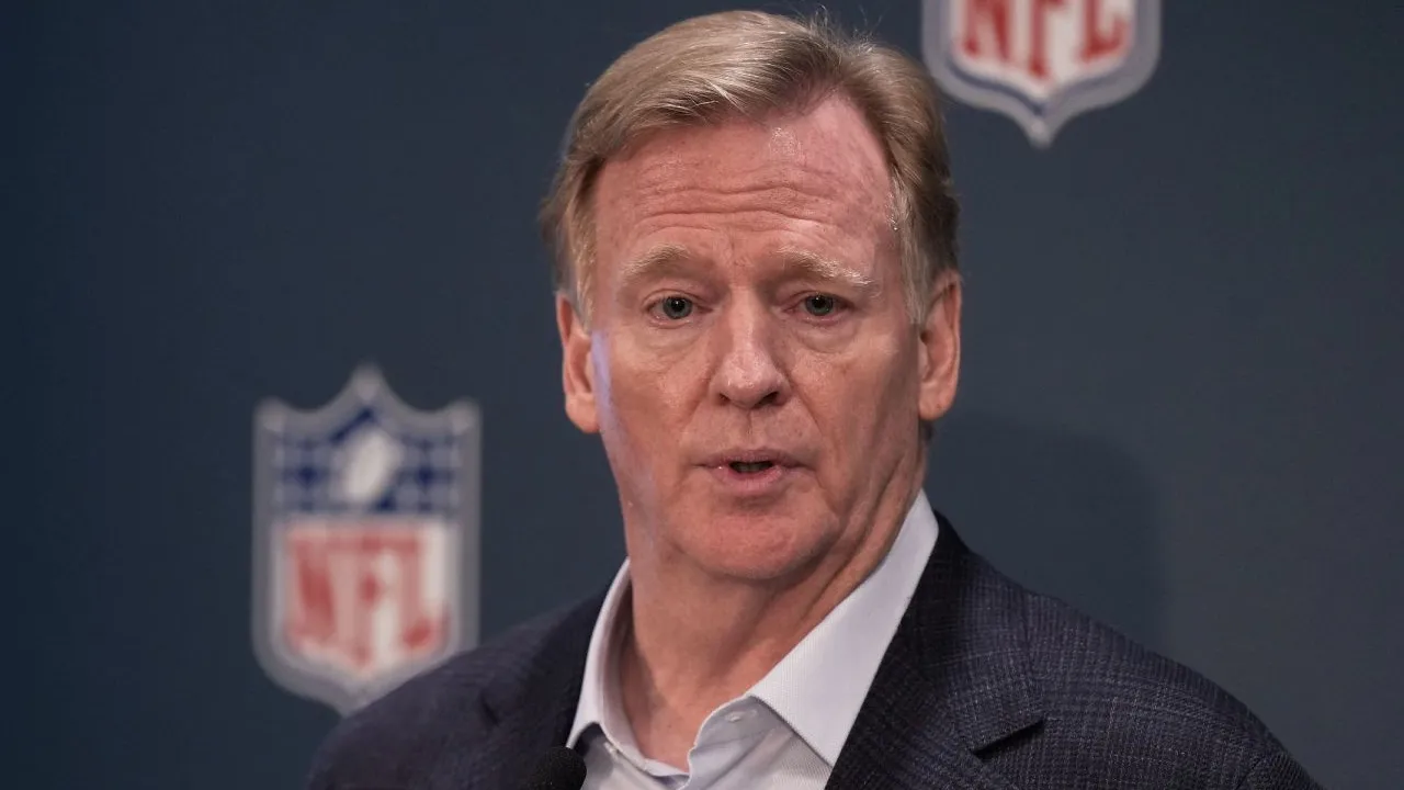 Roger Goodell menegaskan bahwa "Rooney Rule" bukanlah kewajiban untuk merekrut, melainkan upaya memperluas kandidat yang dipertimbangkan. (Foto: AP)