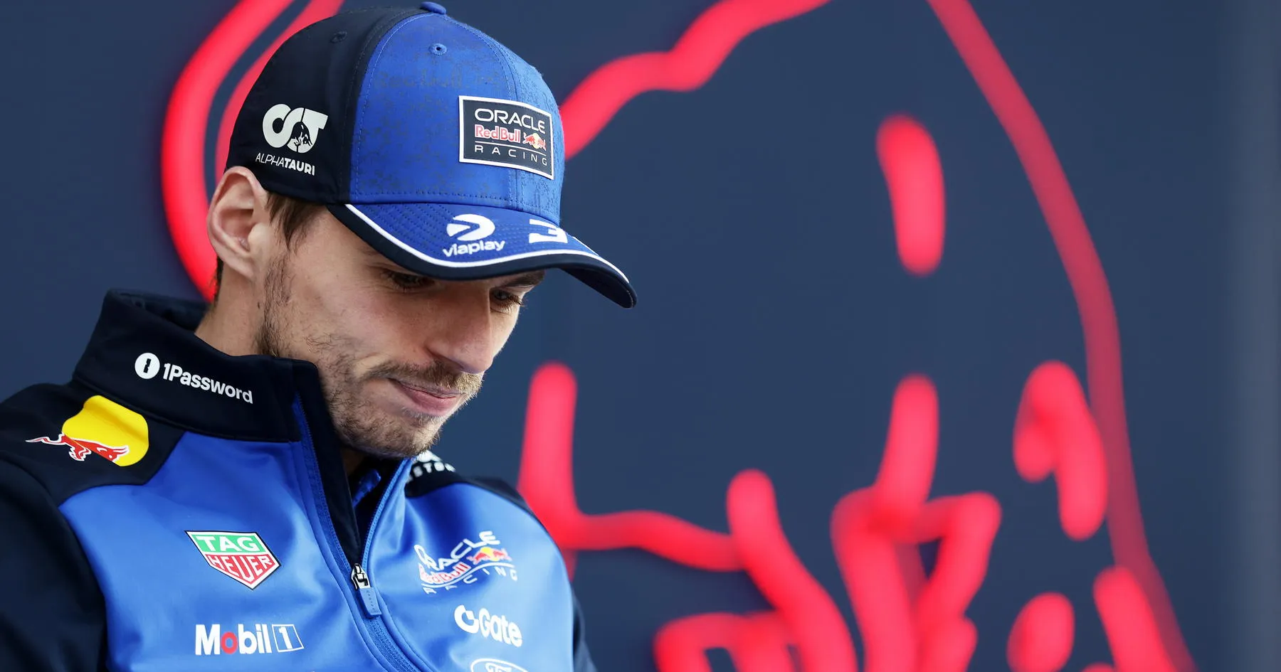 Max Verstappen Diminta Diam, F1 Lebih Besar Darinya - sumber: (racingnews365)