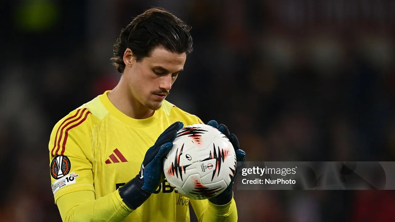 Mile Svilar diminati Newcastle United, Roma buka peluang transfer