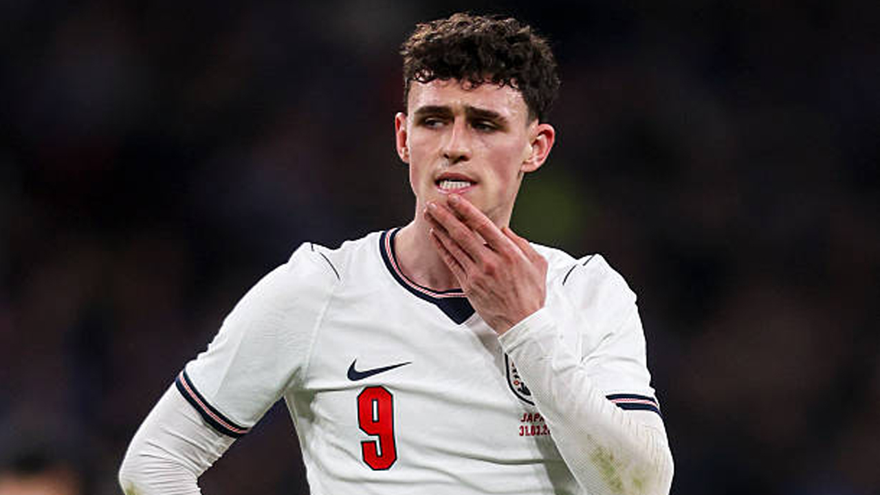 Performa Anjlok, Rio Ferdinand Bela Phil Foden dari Kritik Gabby Agbonlahor