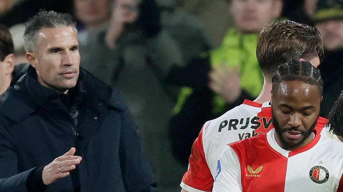 Raheem Sterling dan Van Persie Hadapi Tantangan di Feyenoord - sumber: (footballlondon)