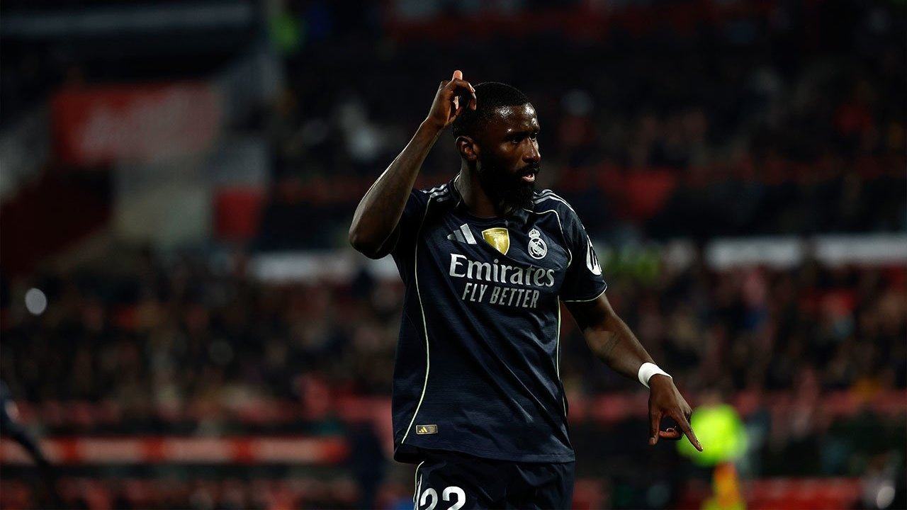Antonio Rudiger Masuk Daftar Bidikan AC Milan di Musim Panas