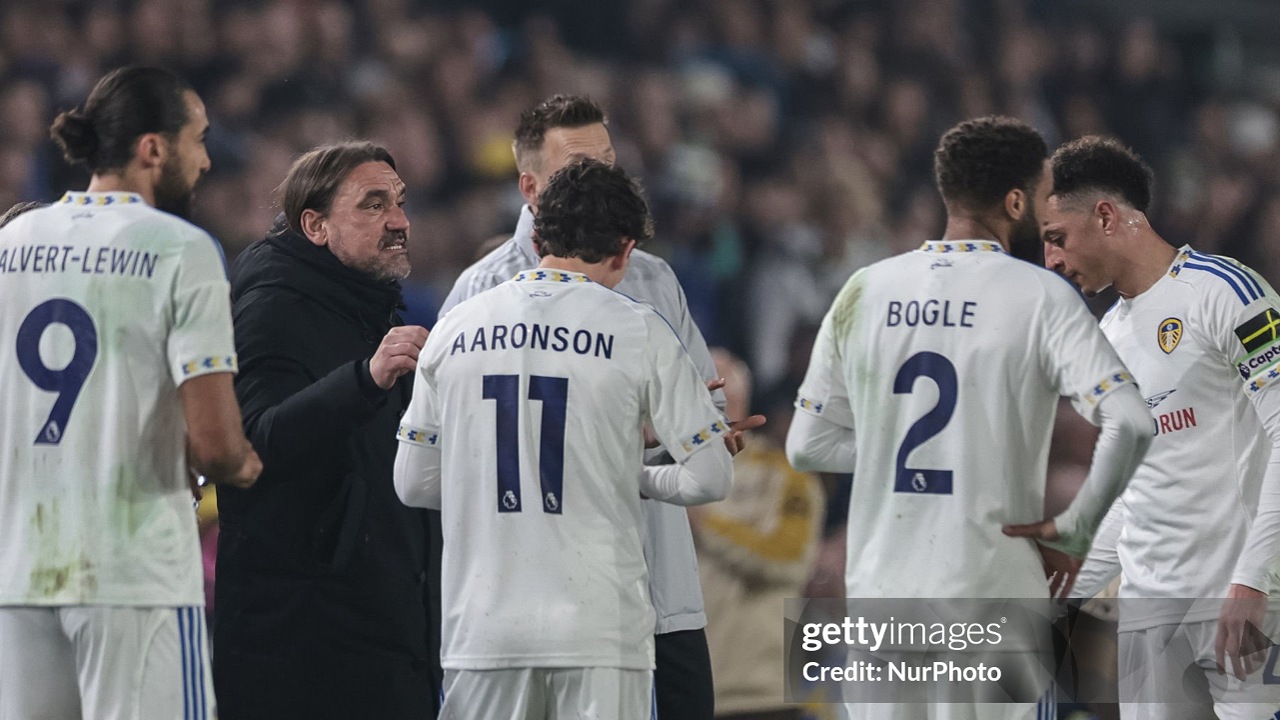 Daniel Farke Targetkan Leeds Ukir Sejarah di Musim Krusial