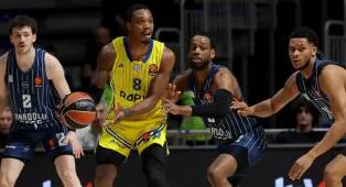 Lonnie Walker Ungkap Bermain Agresif Jadi Kunci