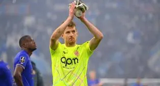 Lukas Hradecky Ingin Tetap di Monaco Musim Depan