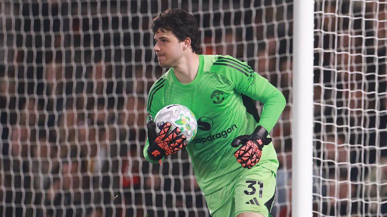 Manchester United Ternyata Sudah Pantau Senne Lammens Sejak 2019