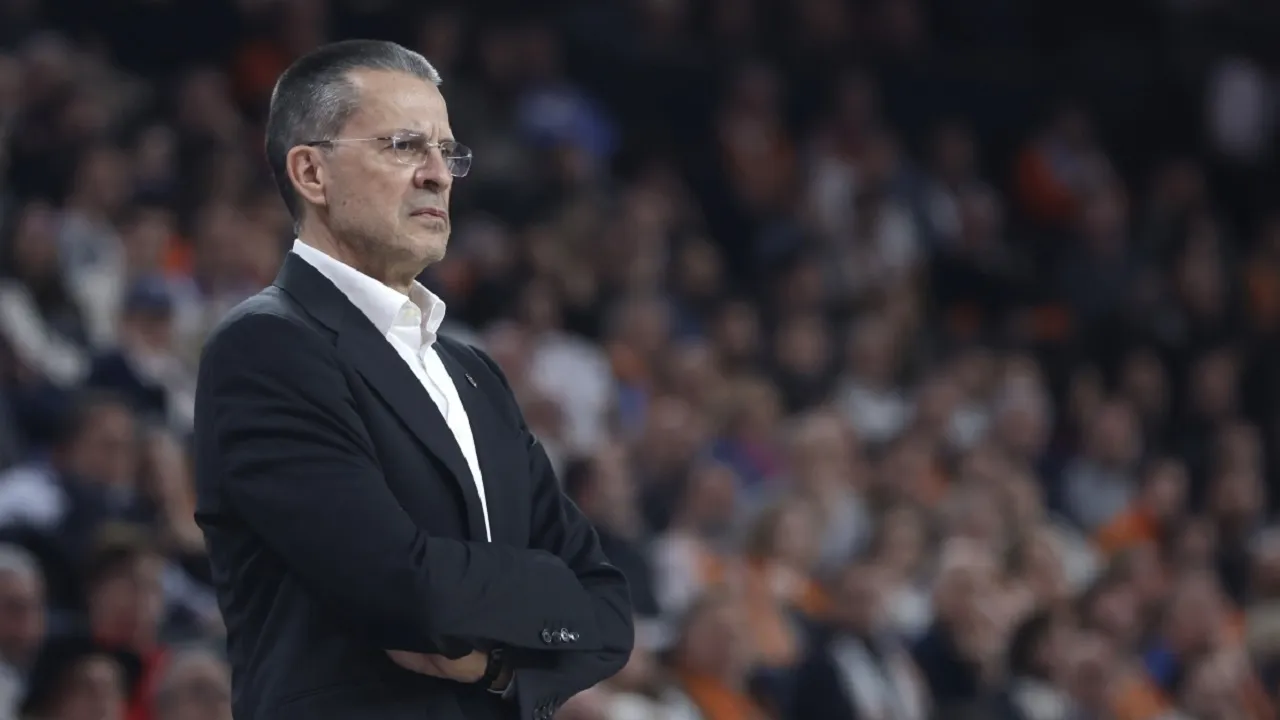 Pedro Martinez ungkap faktor kemenangan Valencia Basket di markas Virtus Bologna.