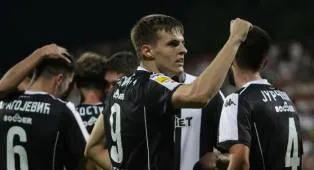 Puji Andrej Kostic, Stefan Savic: Dia Pemain Berbahaya di Kotak Penalti