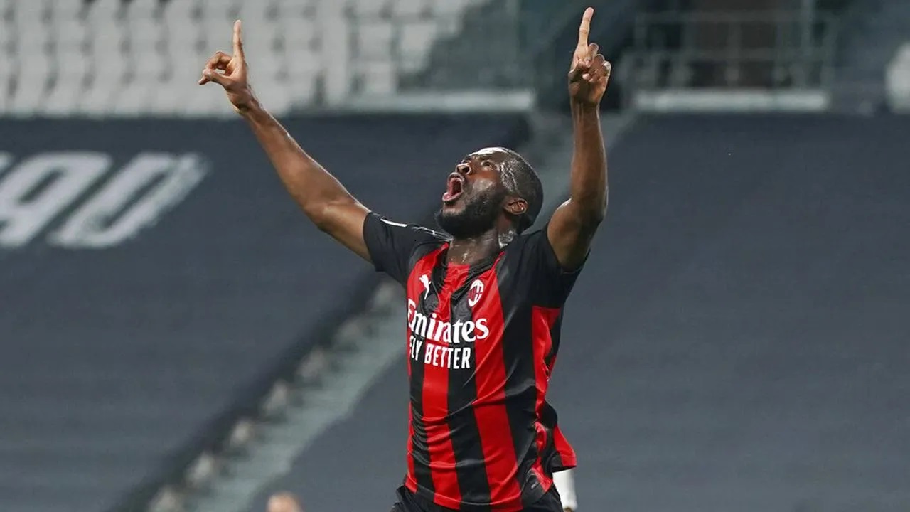 Pulang dari Timnas Inggris, Fikayo Tomori Disambut Kontrak Baru di AC Milan