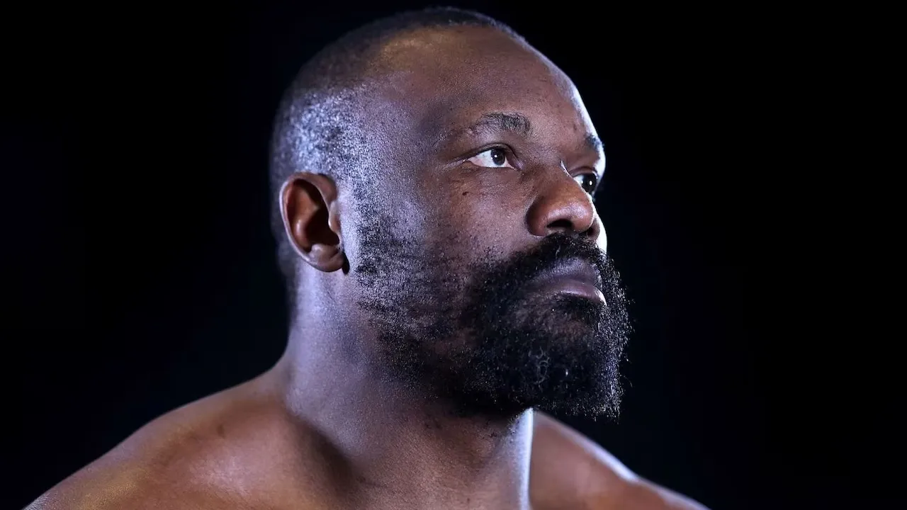 Bukan Joshua atau Fury, Allen Akui Derek Chisora Punya Pukulan Terkeras