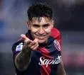 Dikaitkan Dengan Inter, Santiago Castro Tegaskan Fokus di Bologna