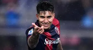 Dikaitkan Dengan Inter, Santiago Castro Tegaskan Fokus di Bologna