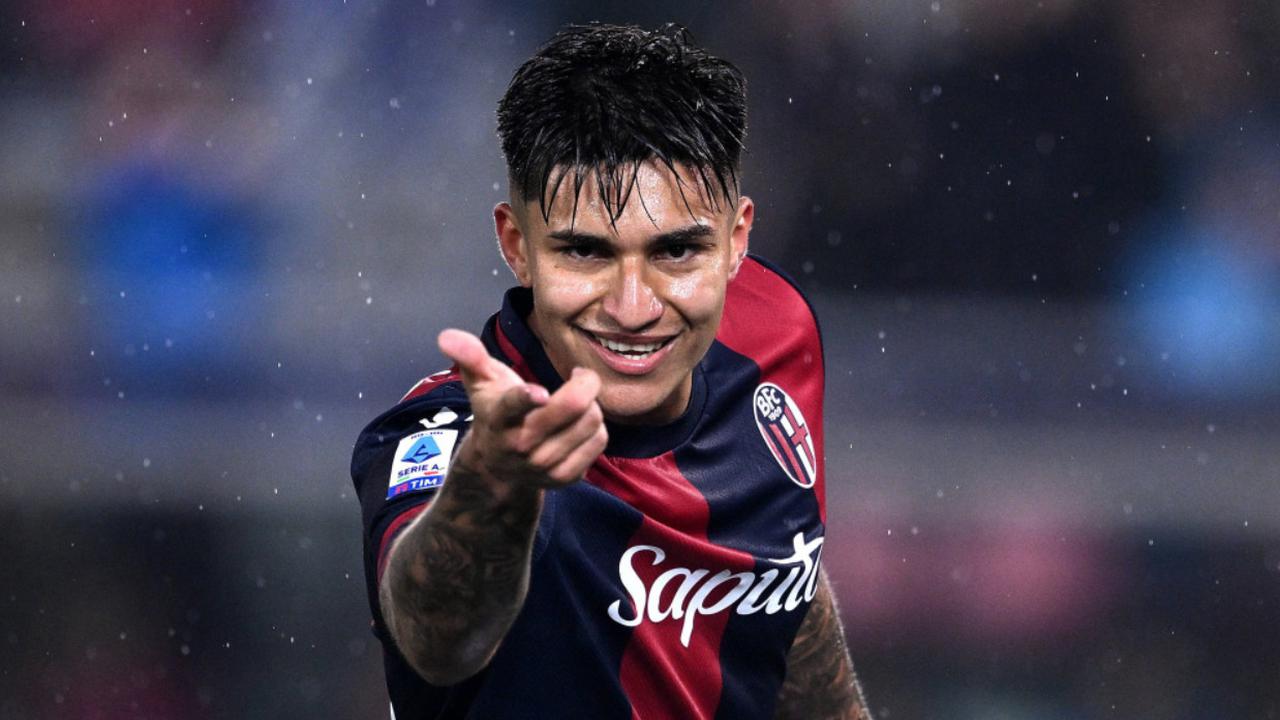 Dikaitkan Dengan Inter, Santiago Castro Tegaskan Fokus di Bologna