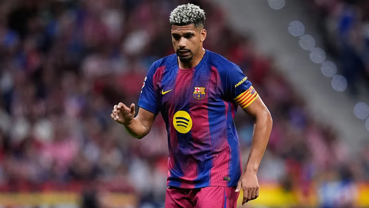 Flick Indikasikan Cedera Ronald Araujo dan Marc Bernal Tidak Serius